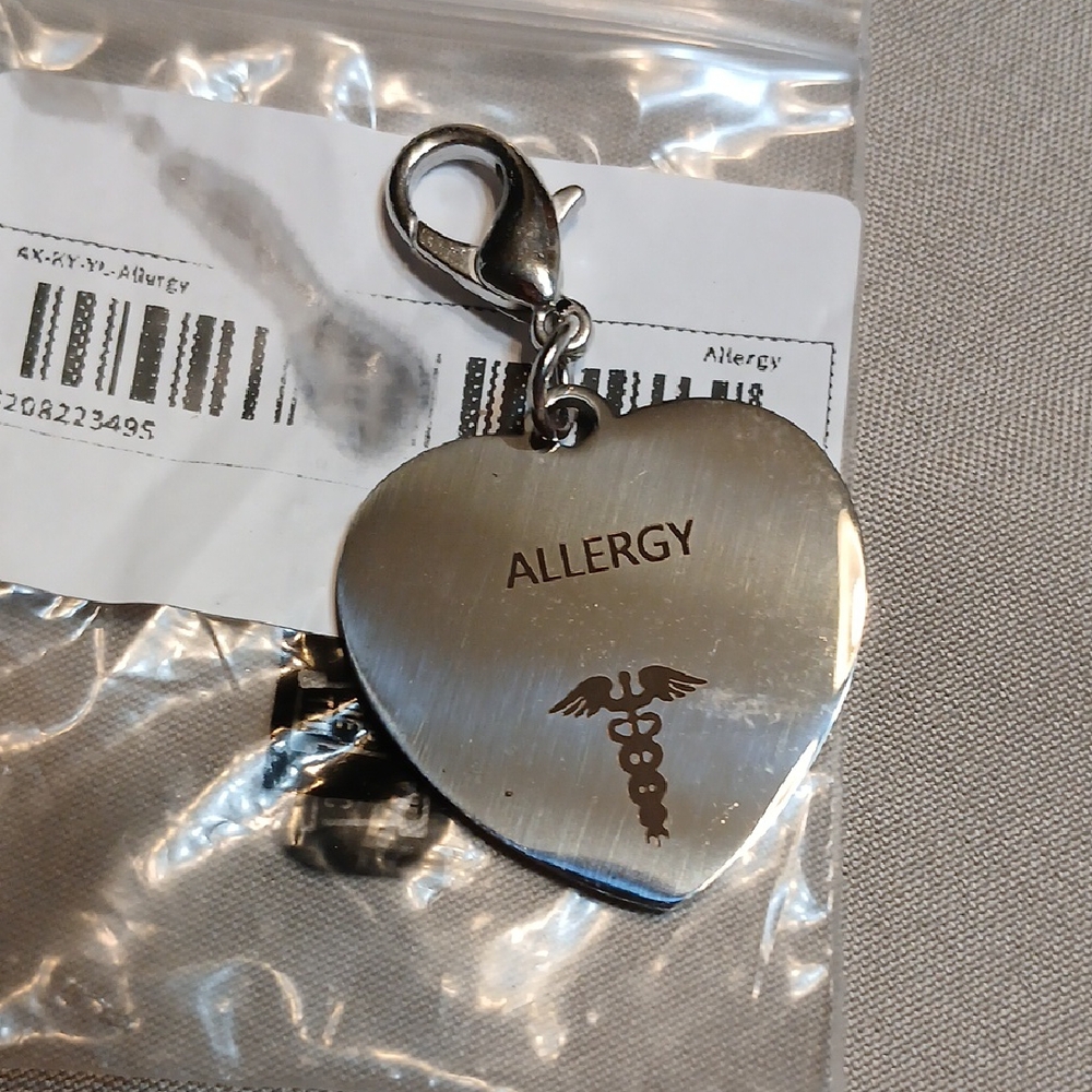 🎀any 2 For $8🎀Heart-Shaped Allergy Alert Tag